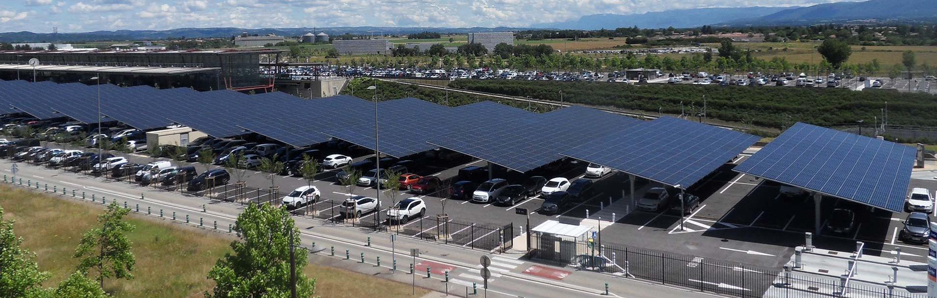 Ombrières photovoltaïques Coruscant installées sur le parking de la gare TGV de Valence